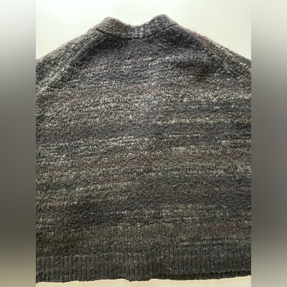 Aritzia Cardigan - Picture 5 of 13